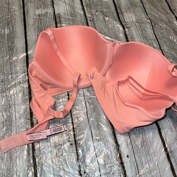 Victoria’s Secret Demi Bra - Picture 2 of 8